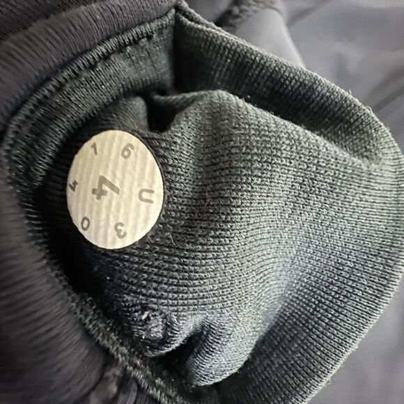 Lululemon Women's Sz 4 M Full Length Leggings Zip Packets Dark Blue Sport Yoga - Picture 6 of 7